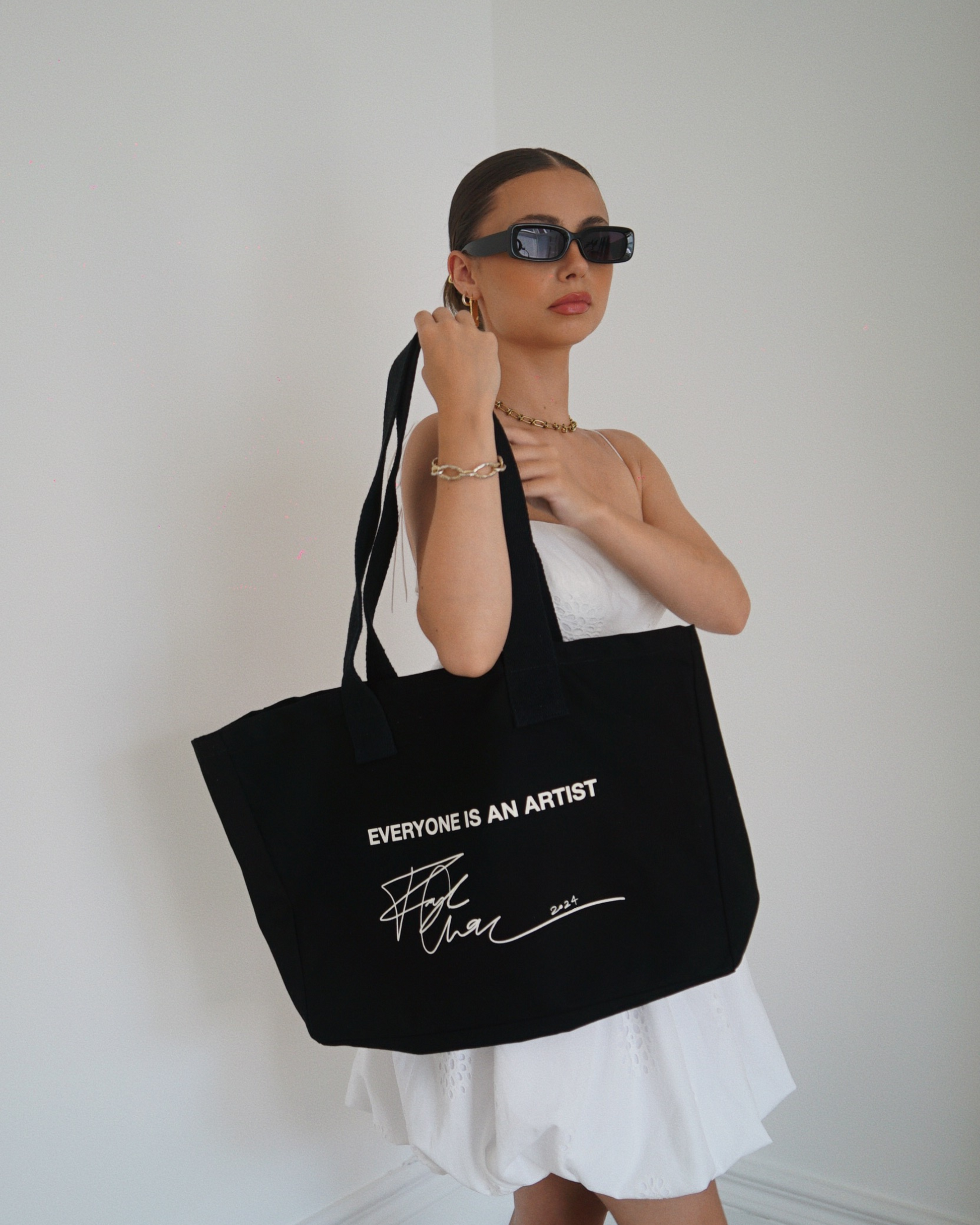 Herstory of Art Tote – MoMA Design Store